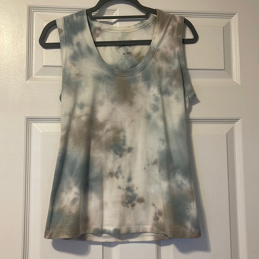 Universal Threads tie-dye tank top